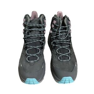 Hoka One One KAHA 2 GTX 
CCSH Gore-Tex Mid Vibram Hiking
Boots Shoes 9.5B NWOT